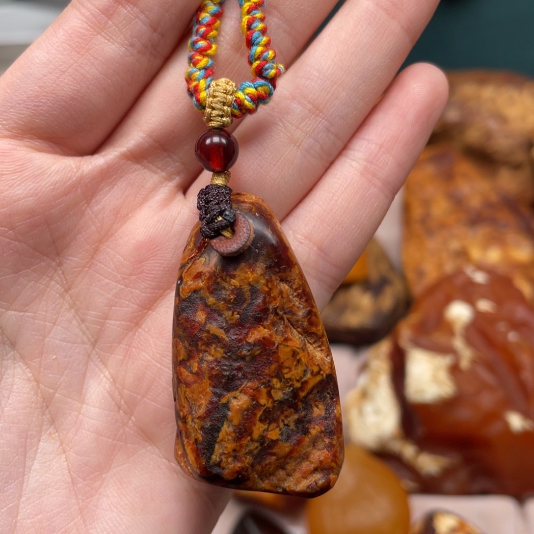 琥珀珠宝奇石未镶嵌