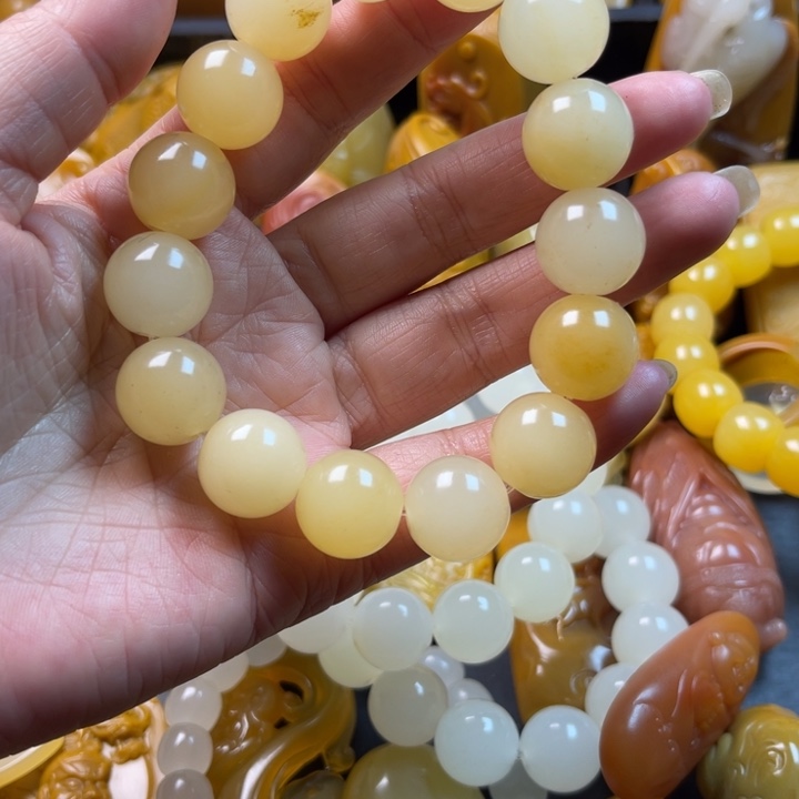 烟***雨石英质玉未镶嵌颈饰