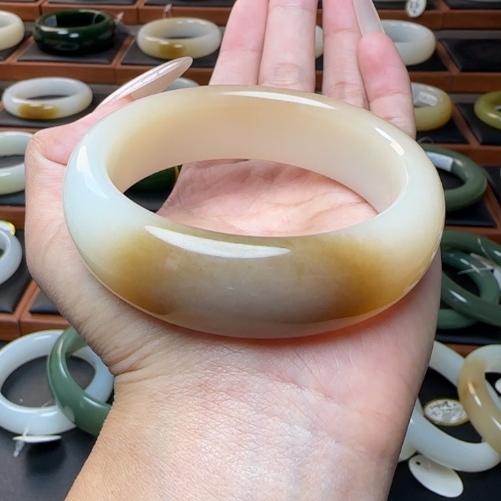 和田玉未镶嵌手镯糖粉白59.3宽胎漏价