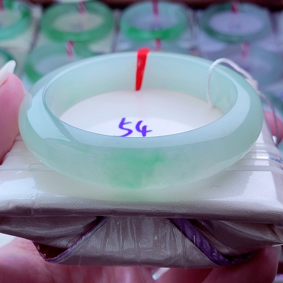 翡翠未镶嵌手镯630今日绿葡萄绿冰透冰胶起光