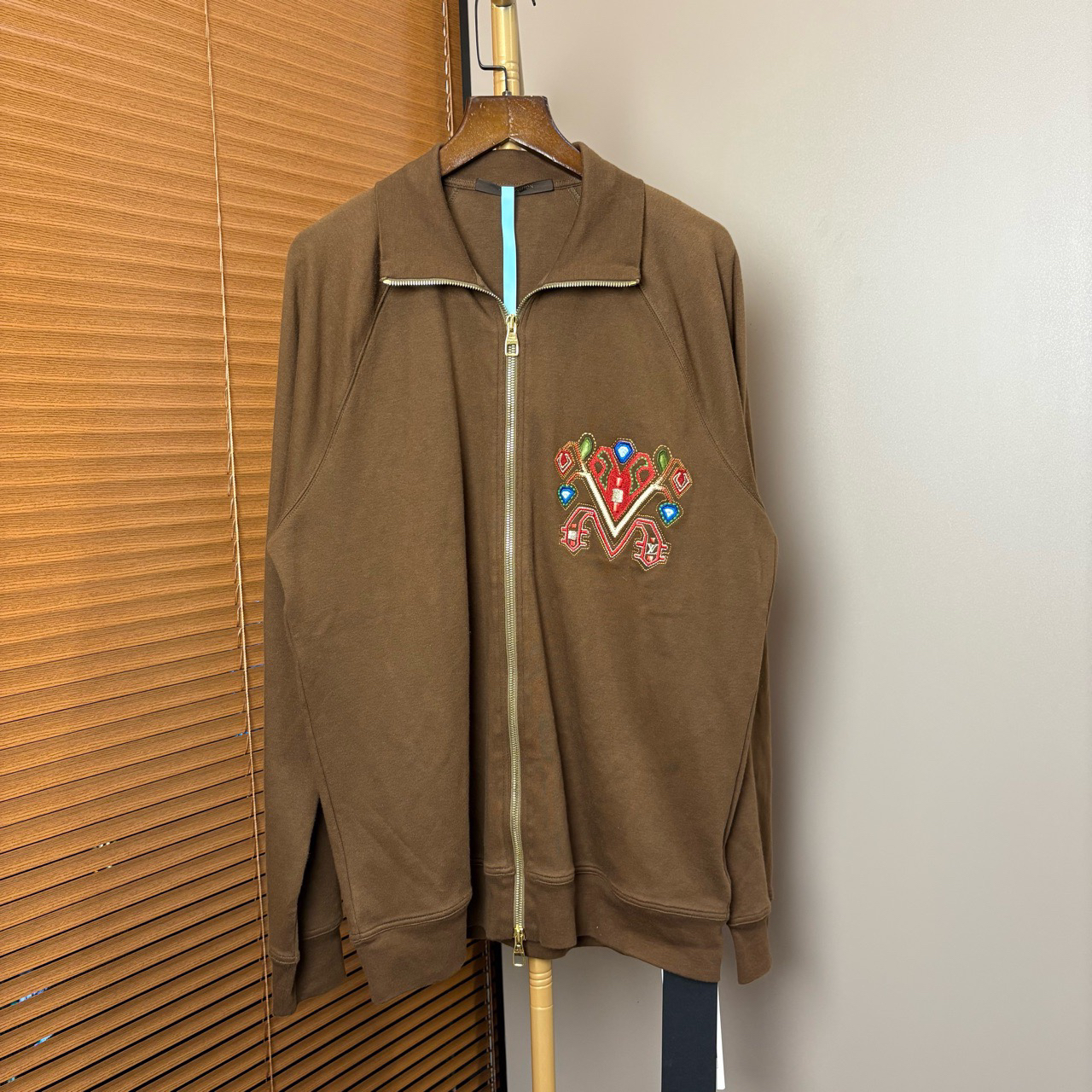 95新 LV 徽标刺绣logo外套 M码/fg207573