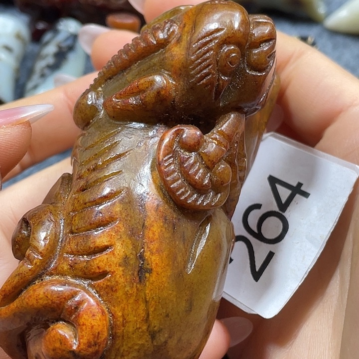 和田玉颈饰未镶嵌摩*车