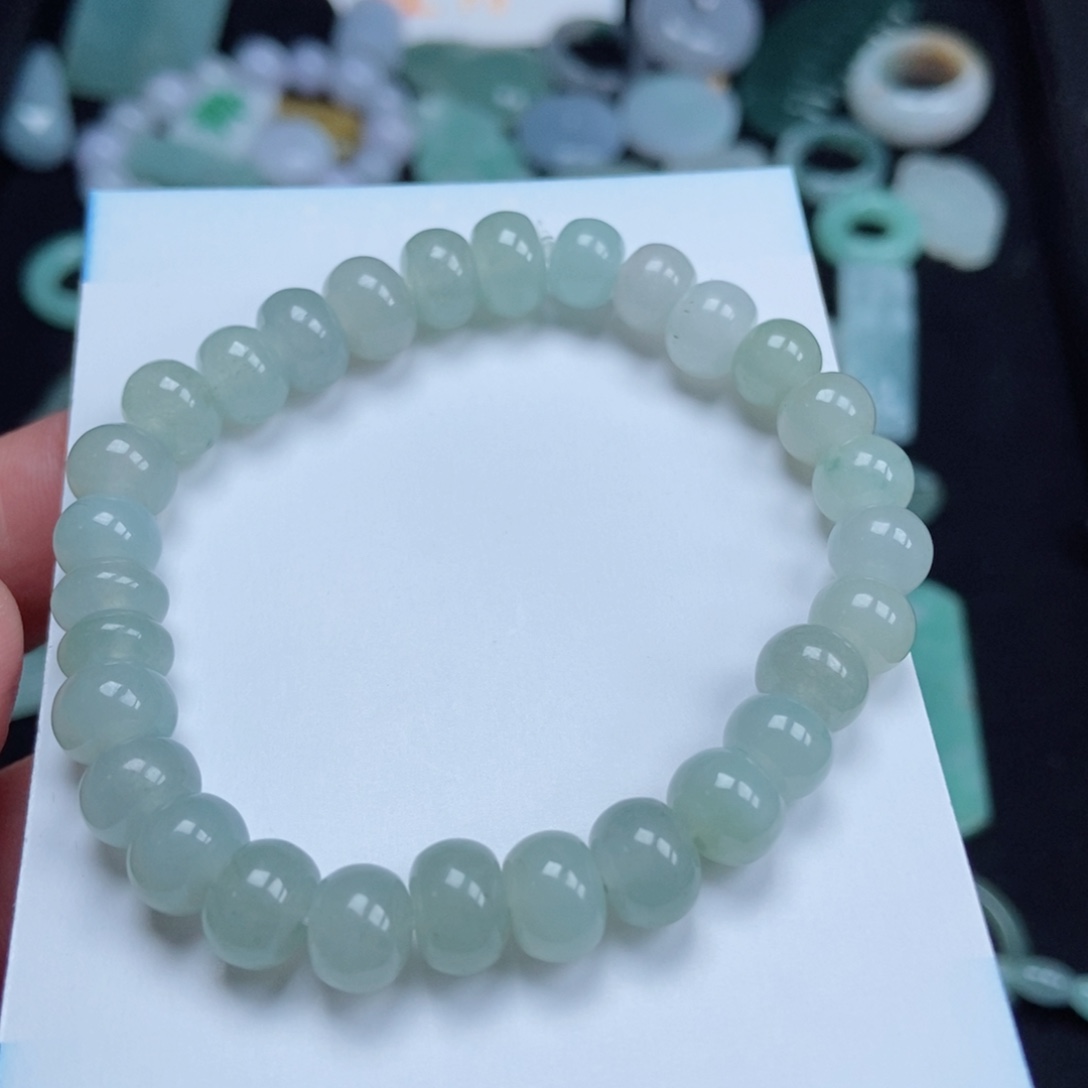 翡翠颈饰未镶嵌峰*