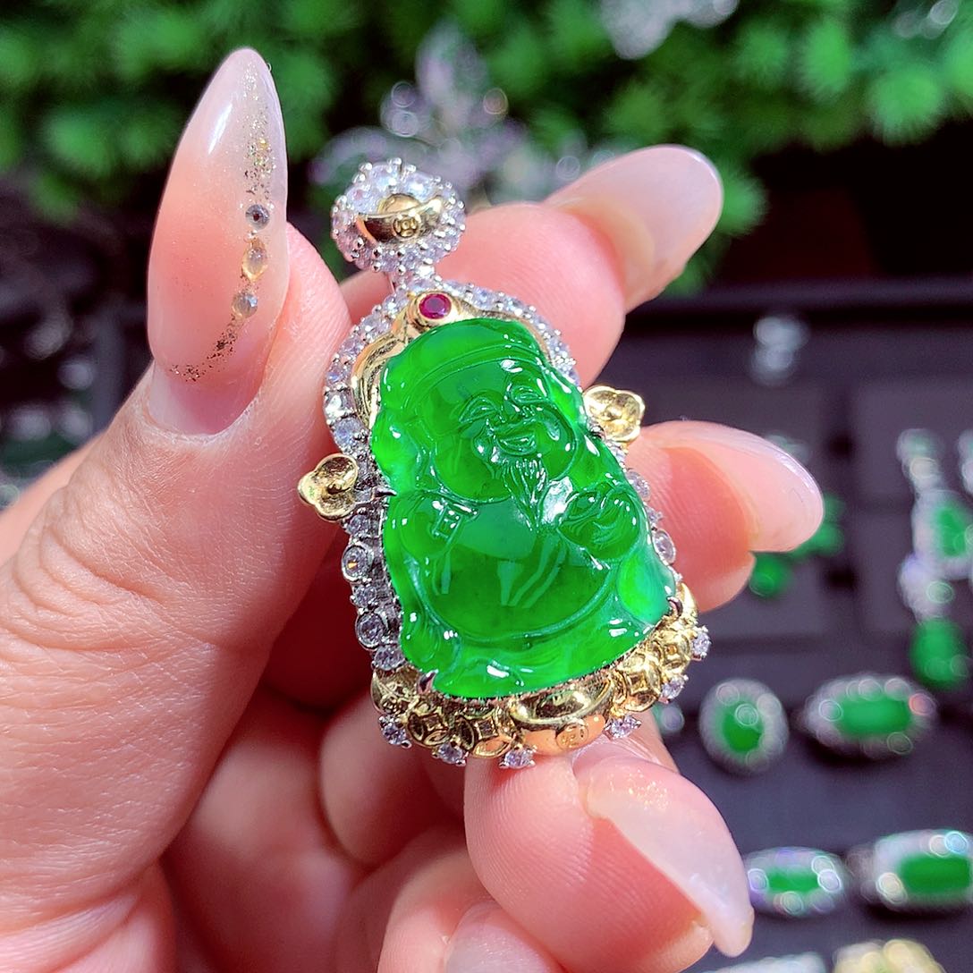 颈饰未镶嵌翡翠天然