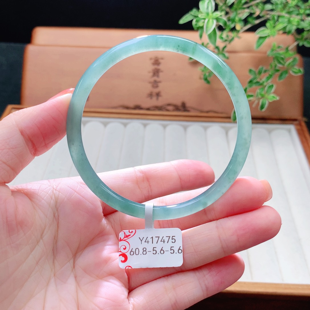 未镶嵌手镯（圆镯）翡翠