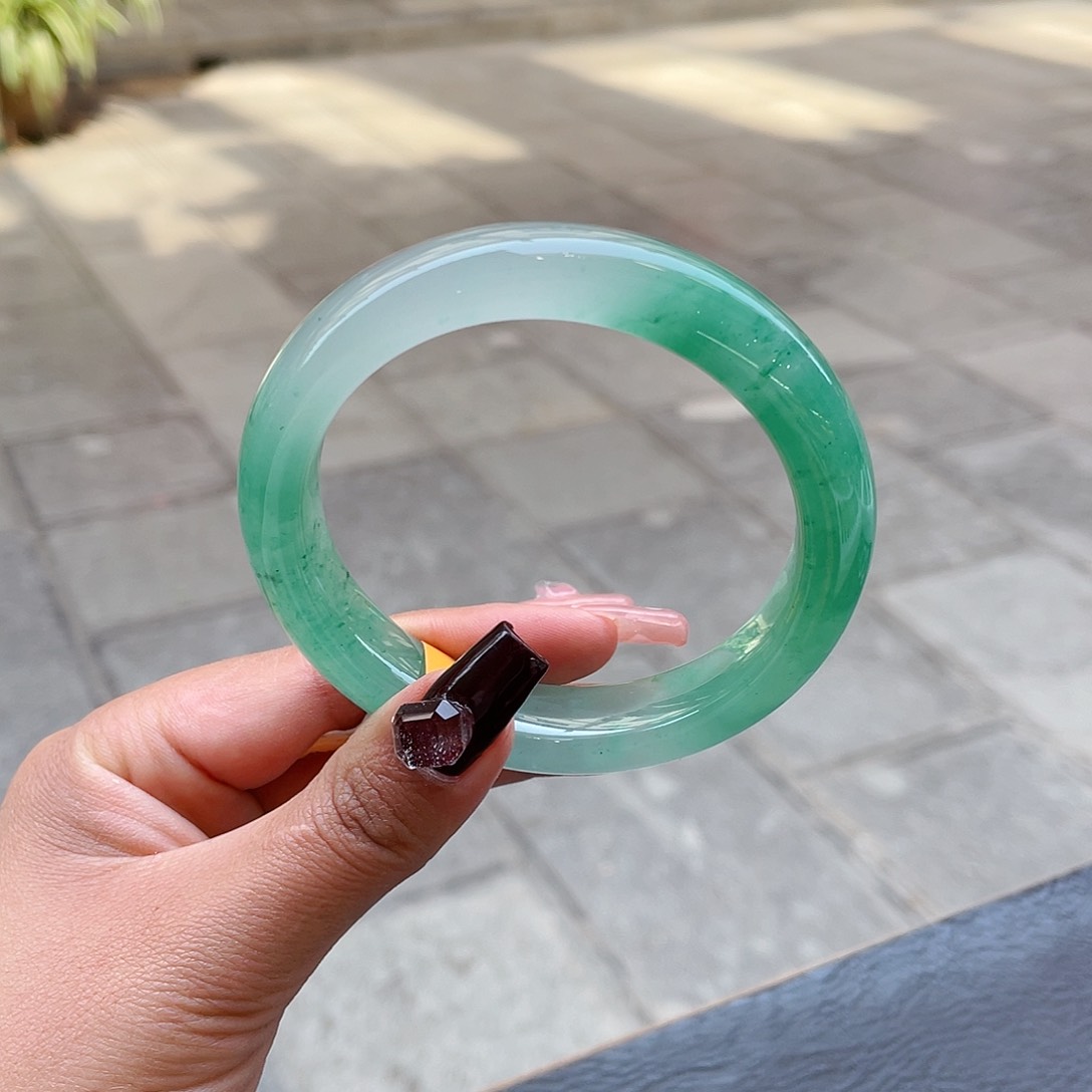 石英质玉手镯未镶嵌20