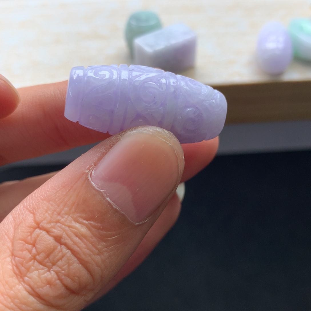 翡翠未镶嵌颈饰吊坠