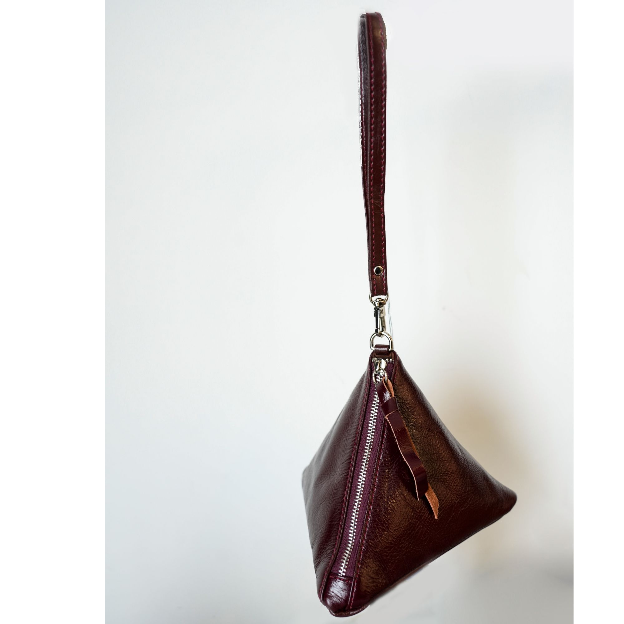 【欢喜】Z·R上品屋 油蜡牛皮三角包手提粽子包