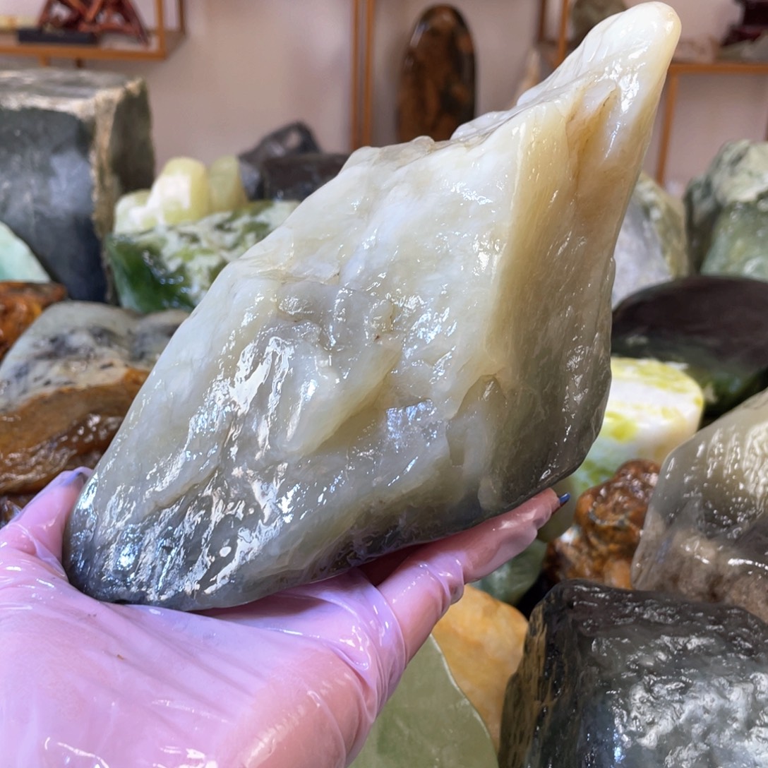 蛇纹石玉未镶嵌中国四大名玉简易