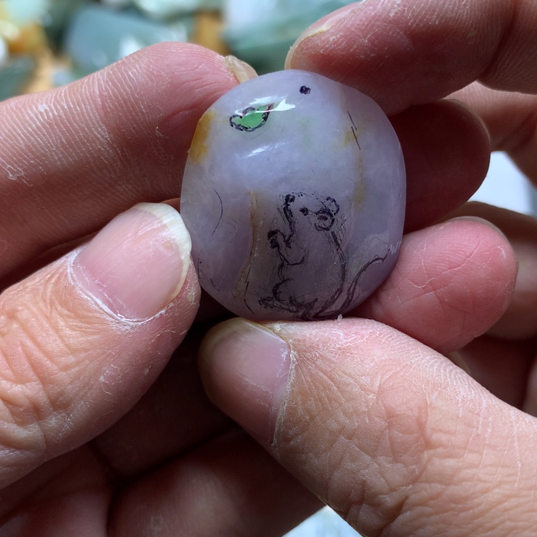 翡翠颈饰未镶嵌翡翠