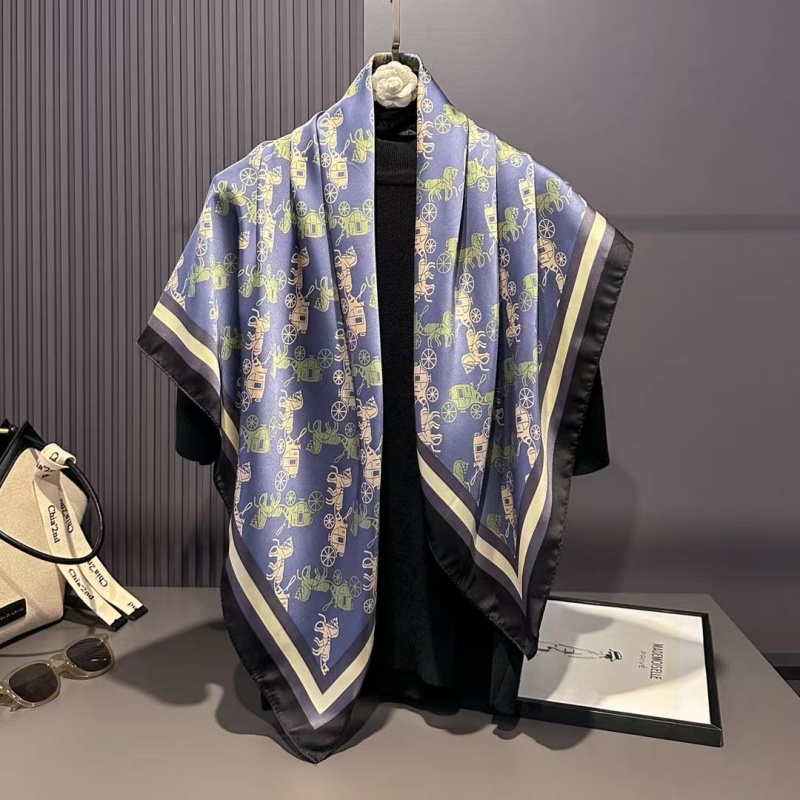 A86 蓝色马车 围巾 90*90左右大方巾缎面