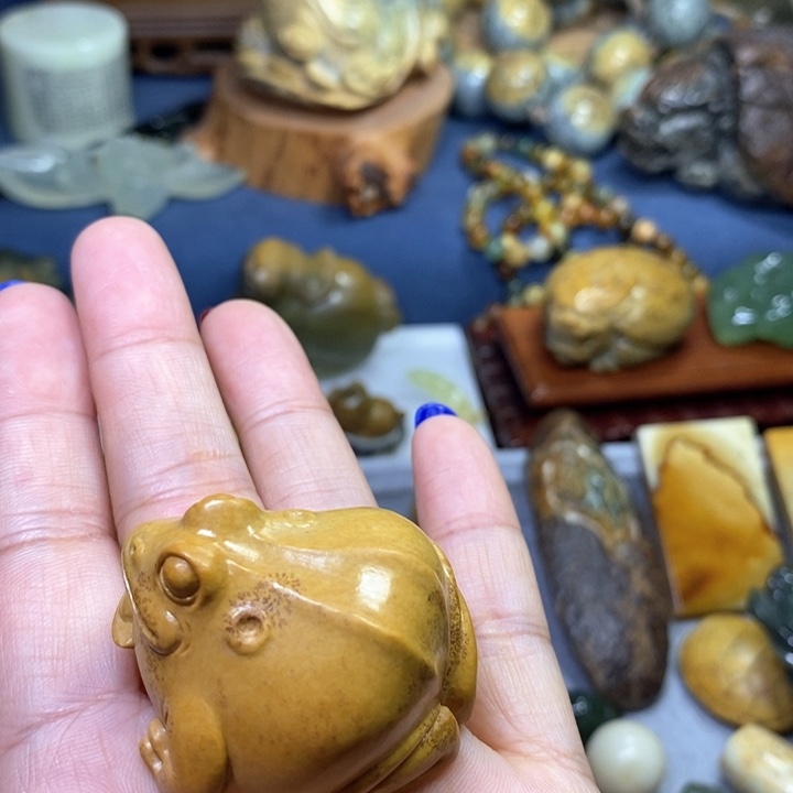 岫岩河磨玉（透闪石质玉）把件未镶嵌