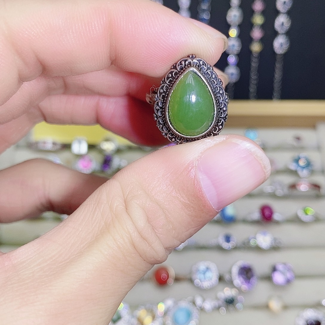 未镶嵌戒指和田玉（碧玉）