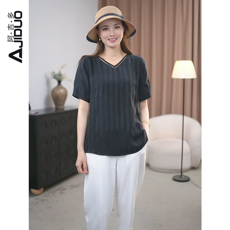 阿吉多A31761黑色铜氨丝T恤女2025年夏季新款爆款凉感精致v领上衣