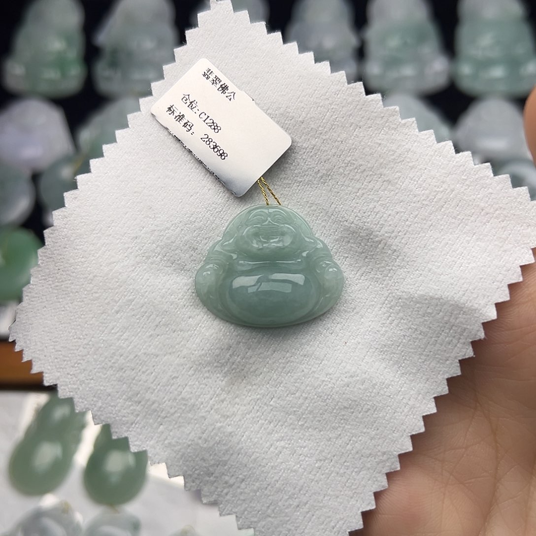 颈饰未镶嵌翡翠佛公