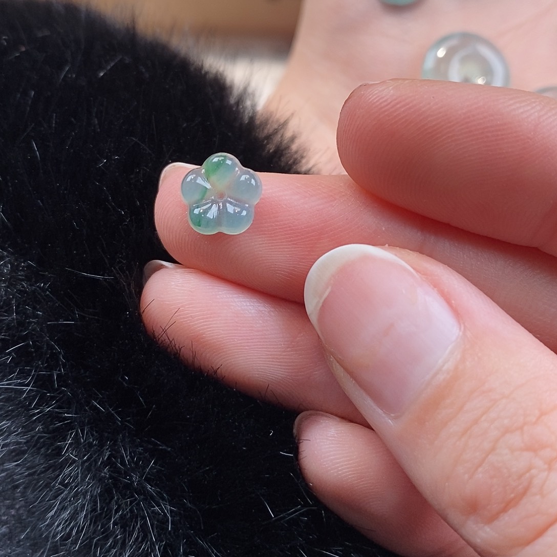 翡翠颈饰未镶嵌2*°天然翡翠