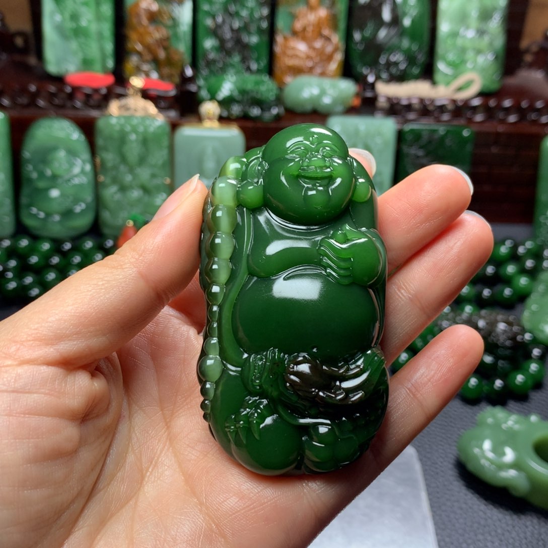 和田玉挂件未镶嵌人*