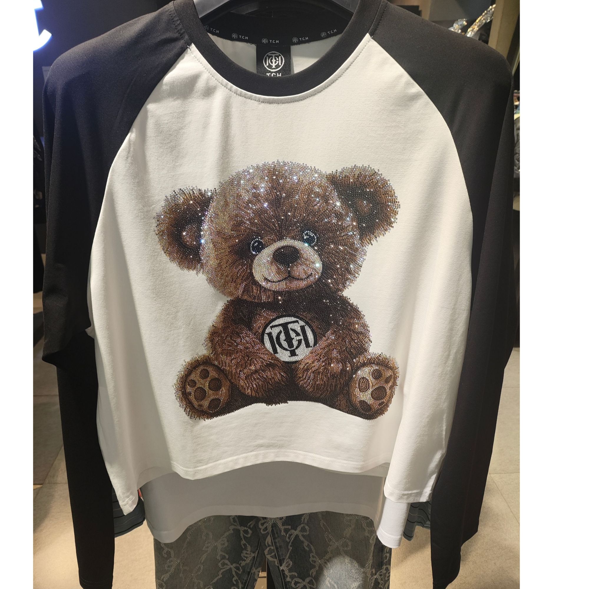 TCH轻奢烫钻工艺时尚卡通小熊长袖T恤T75C08E9017私服tch