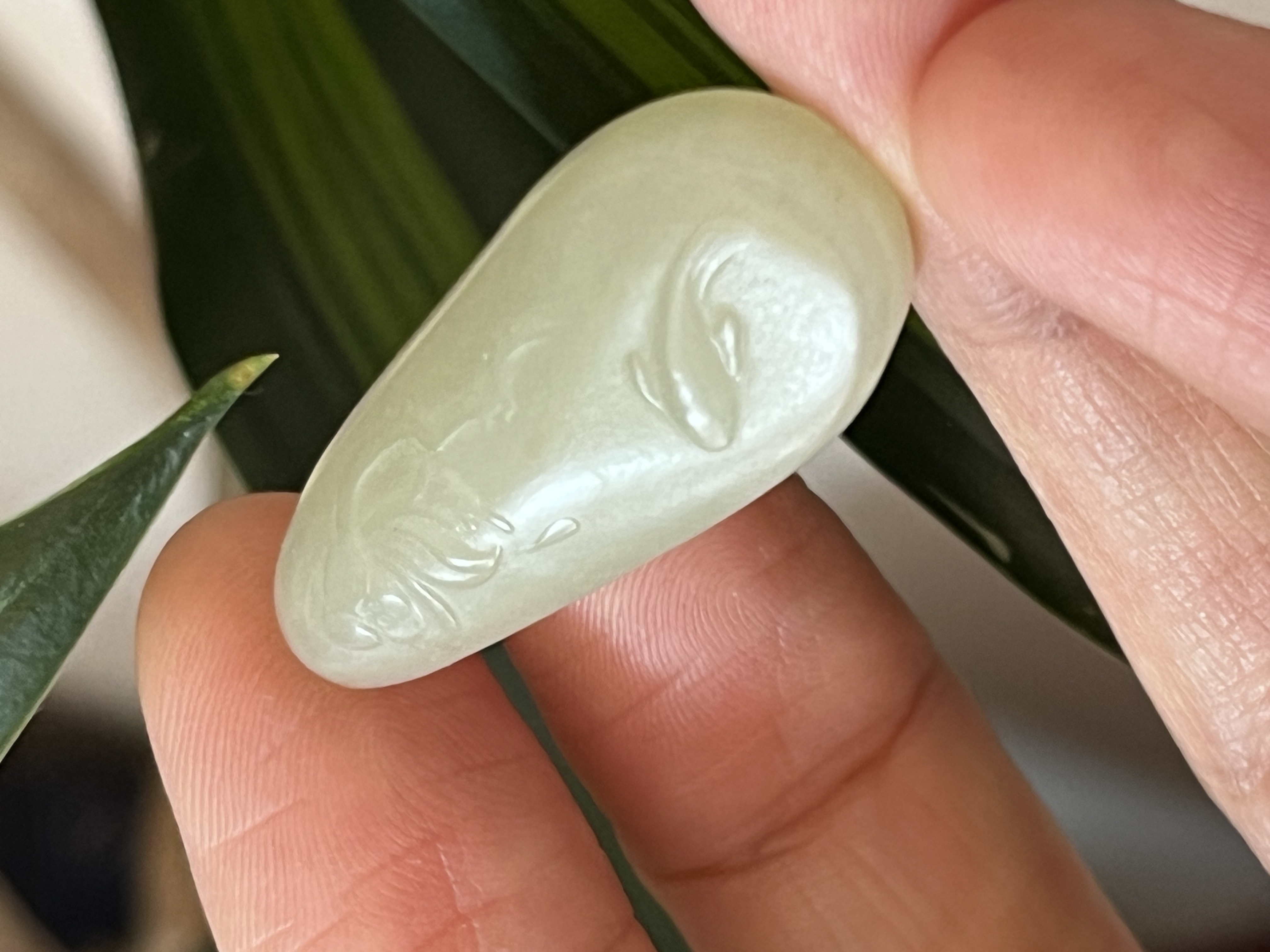 （宠粉福利）和田玉小吊坠 浅浮雕 玉质温润 可直接佩戴 赠手工绳