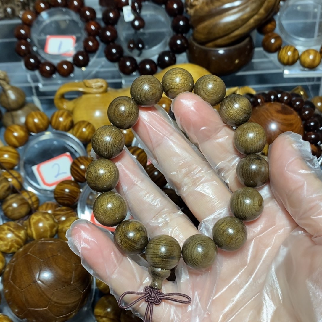 金丝楠木雕工艺品15