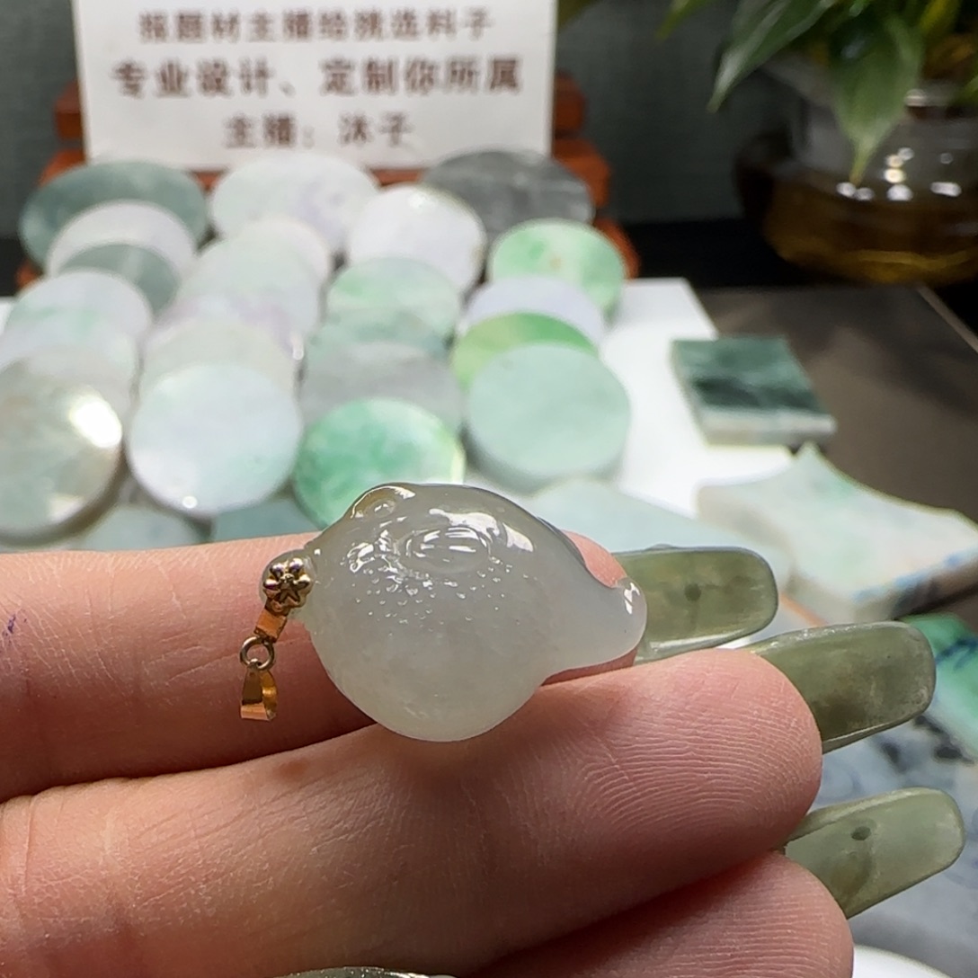 翡翠18K金镶嵌颈饰鱼