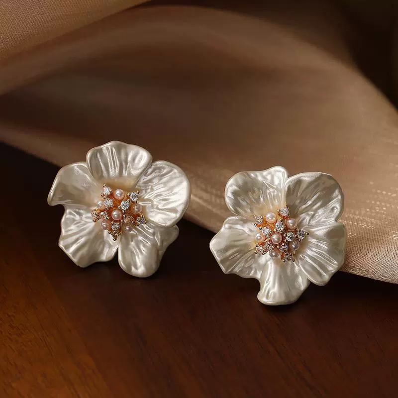 铜合金合成锆石耳饰 哑银山茶花轻奢时尚百搭法式甜美百搭耳饰075