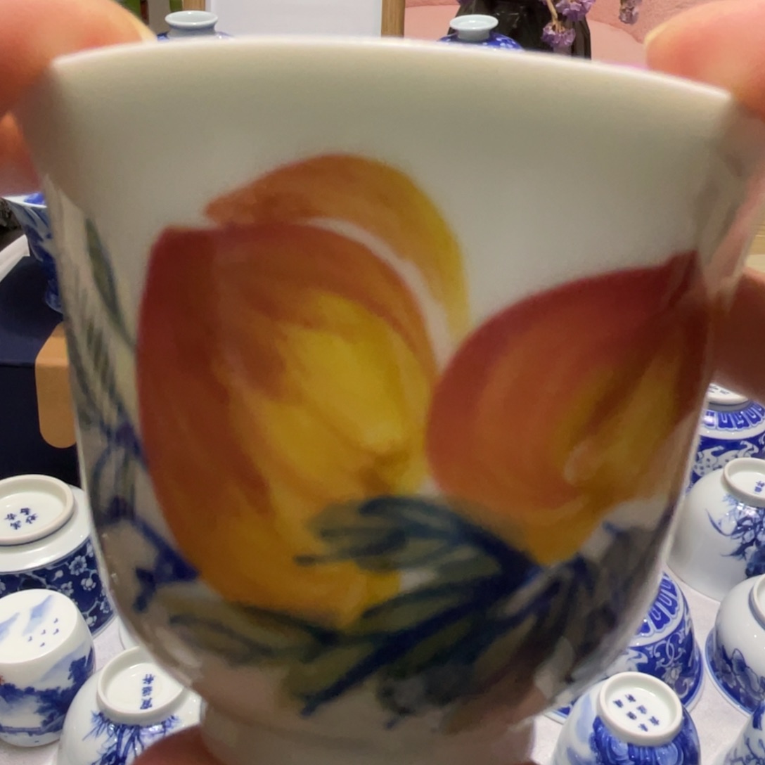 釉下五彩铃铛主人杯