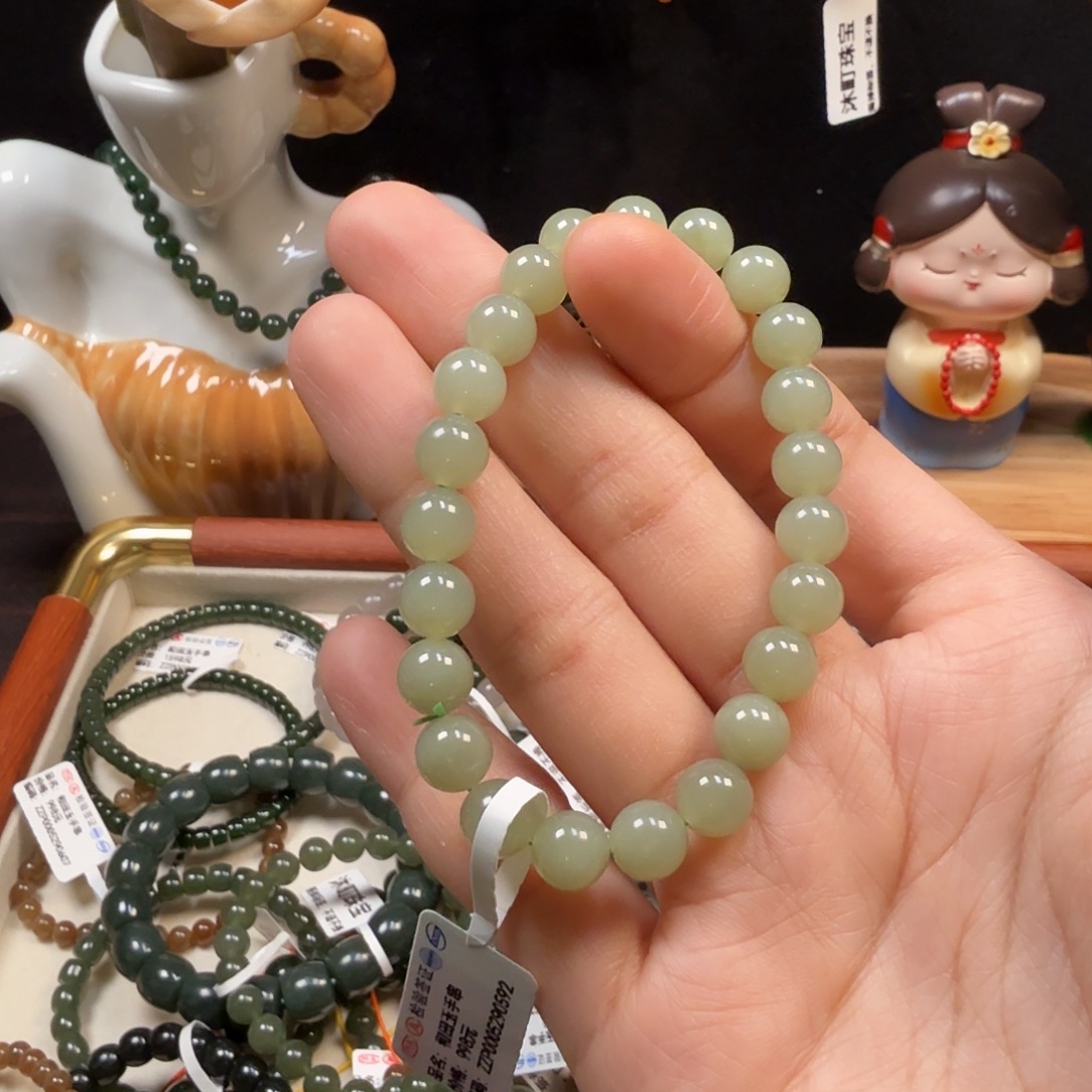 烦***烦和田玉未镶嵌手串