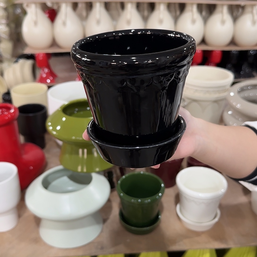 b4黑色带托花盆花盆花盆