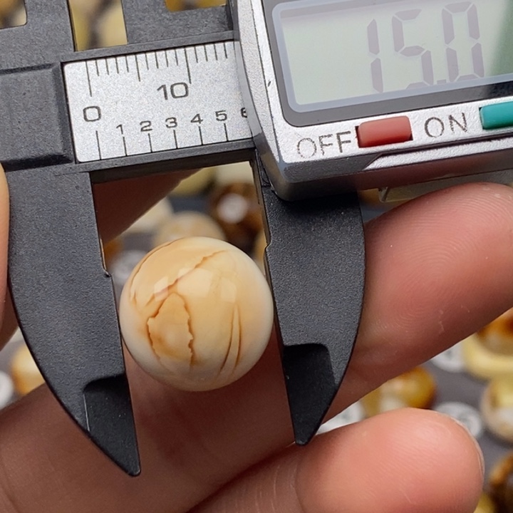 未镶嵌蜜蜡珠宝奇石