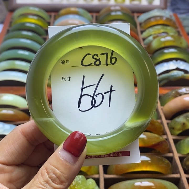 蛇纹石玉手镯未镶嵌