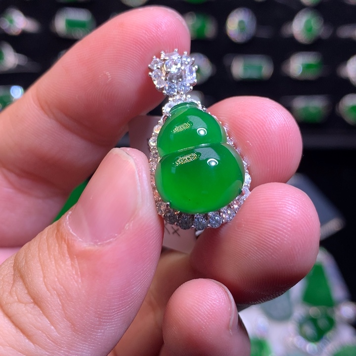 【闪购商品】翡翠银S925镶嵌吊坠(不含链)绿葫芦