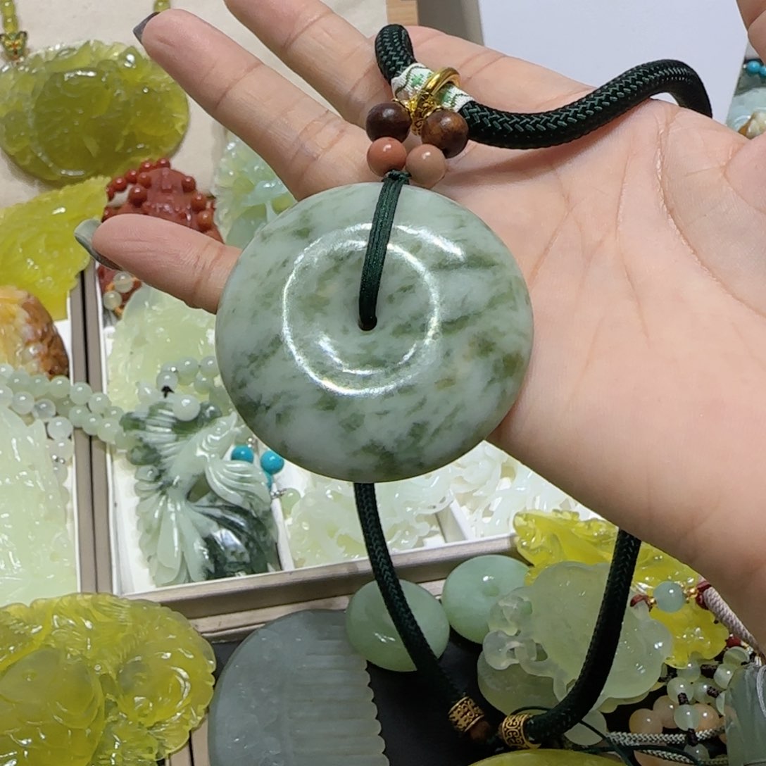 未镶嵌蛇纹石玉吊坠三*