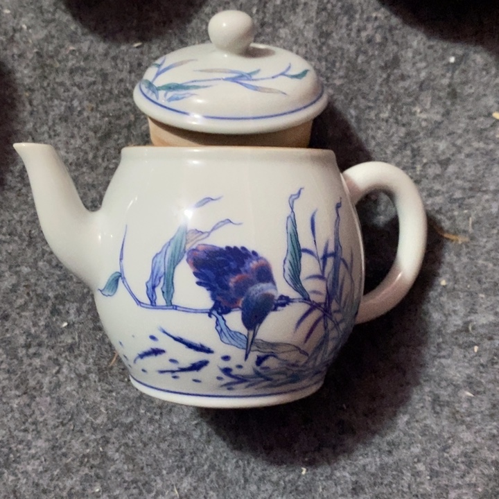 摆件陶斗彩鸟茶壶竹溪款