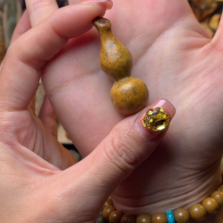 岫岩河磨玉（透闪石质玉）手链未镶嵌