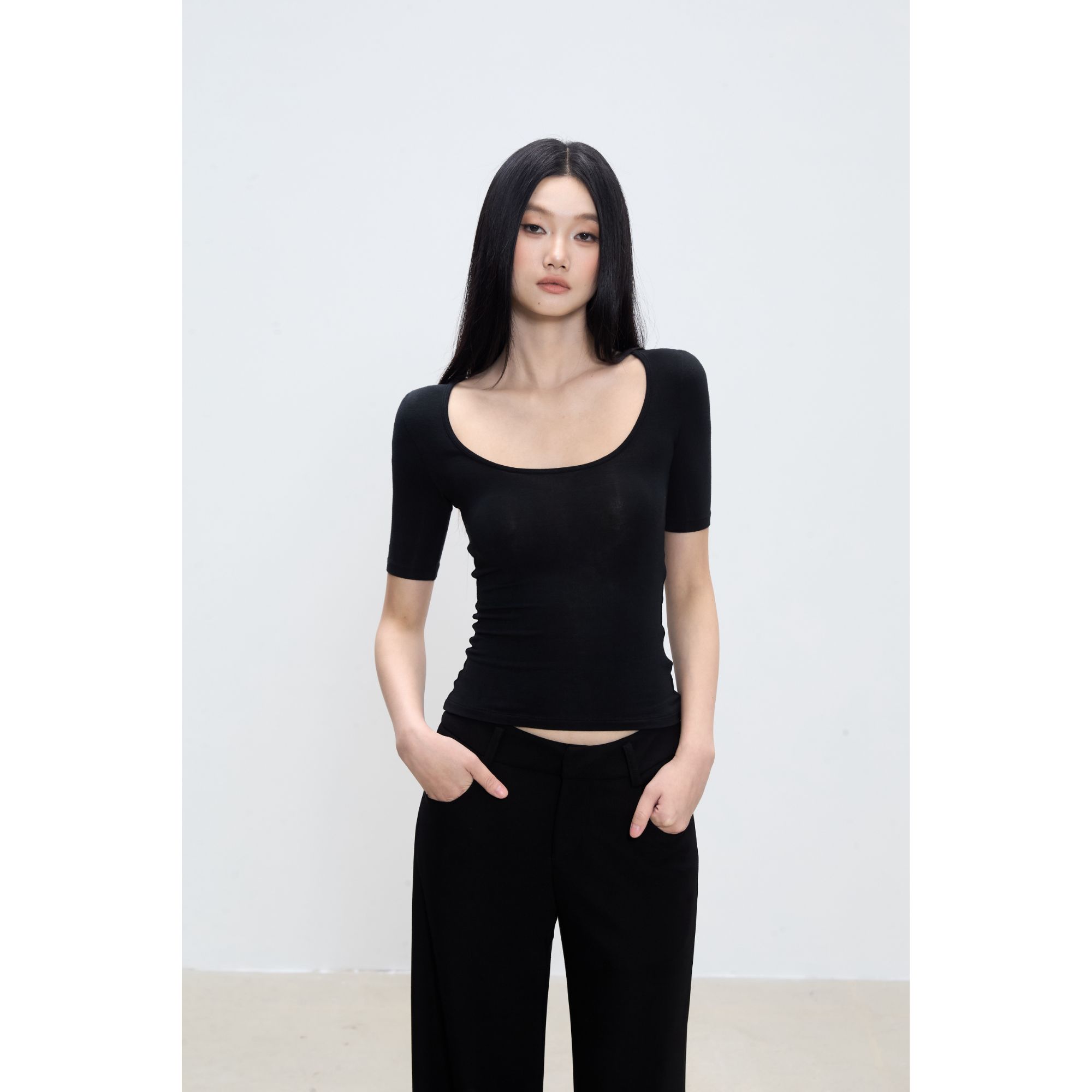 withmin【现货】凉皮简单公式辣妹中袖大U领正肩收腰短款T恤2523803