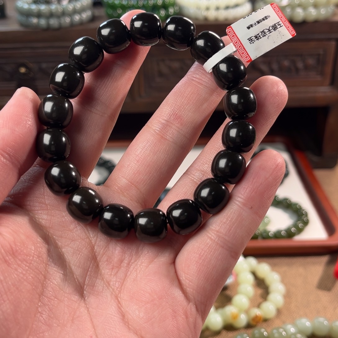 梯***纵和田玉未镶嵌手链