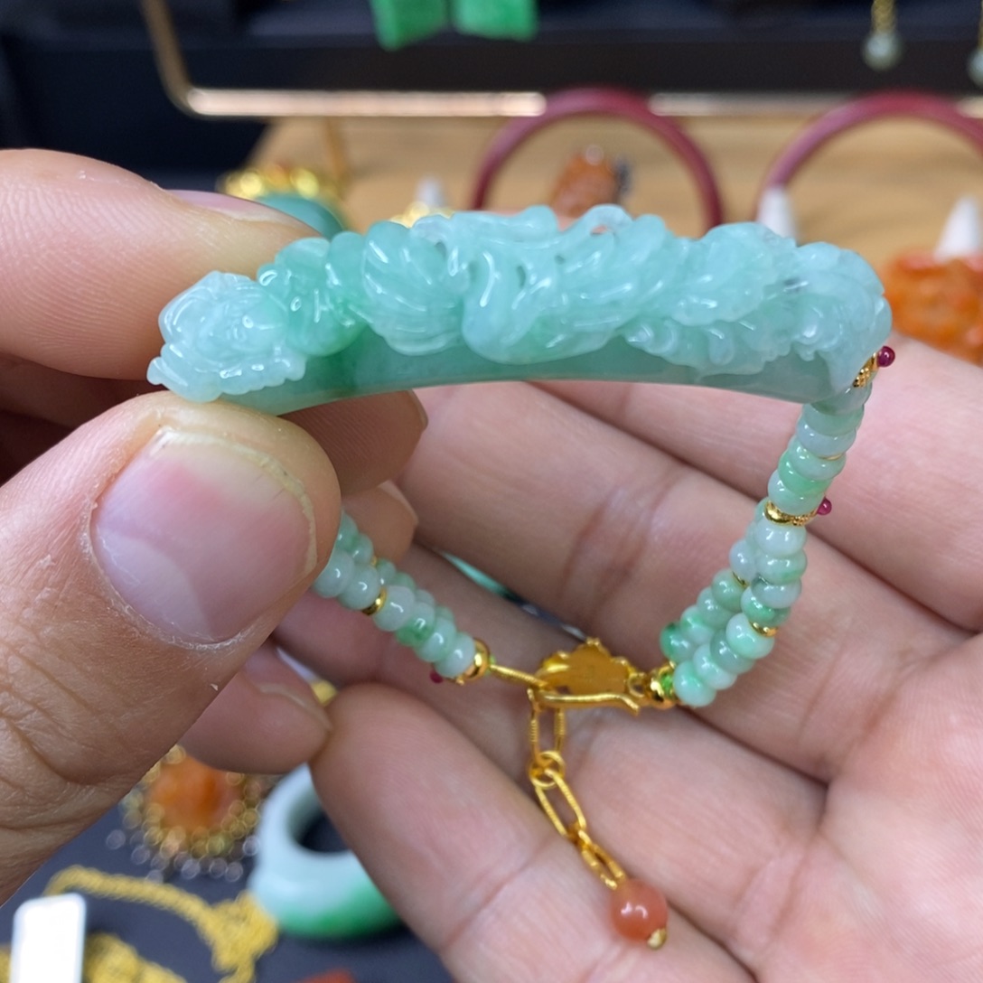颈饰未镶嵌翡翠手链