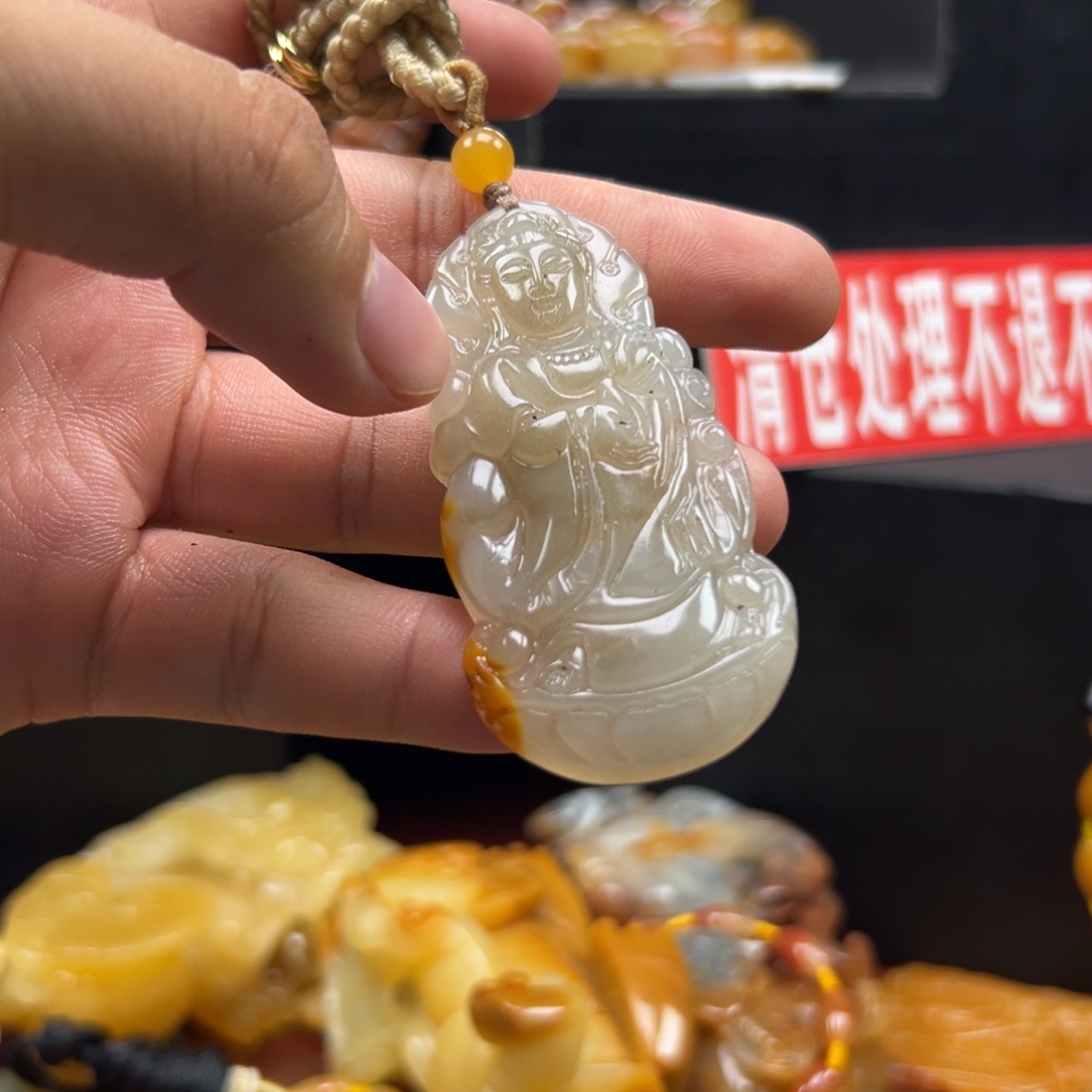 未镶嵌石英质玉（黄龙玉）多样性发货，发其一