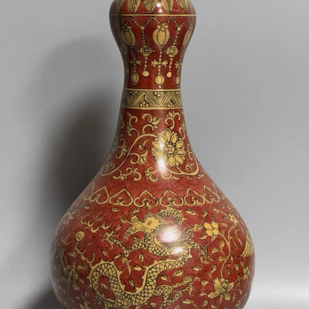 黄红龙凤纹龙纹蒜头瓶