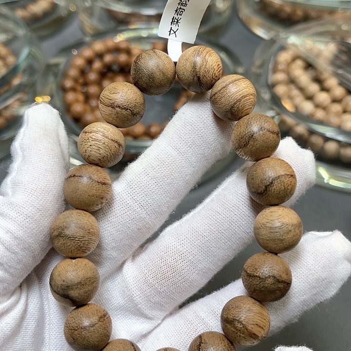 沉香手串文莱奇韵老料1.2mm/11克➕