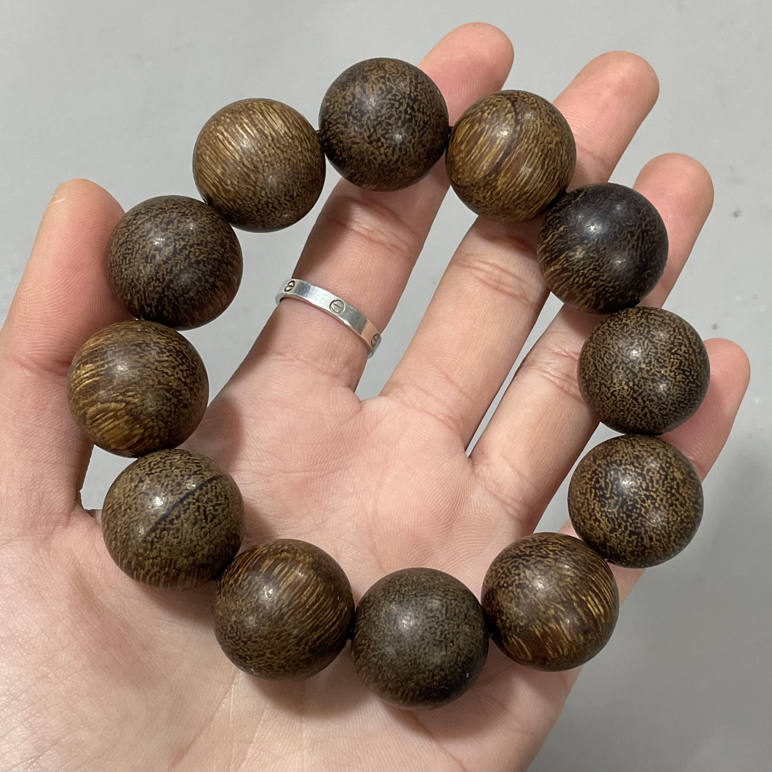 W561黑油檀香卡2.0单圈手串