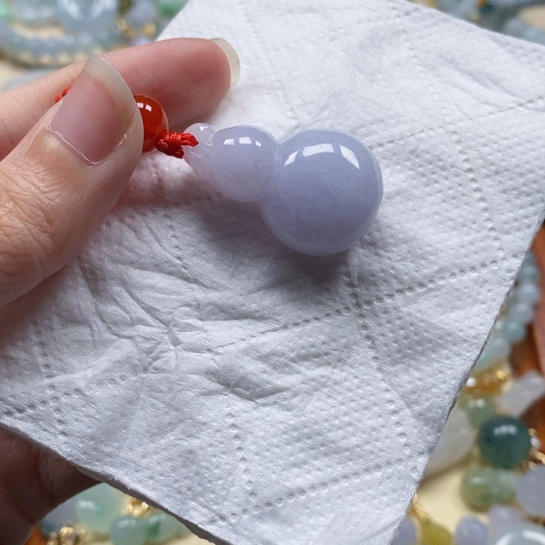 翡翠颈饰未镶嵌闪