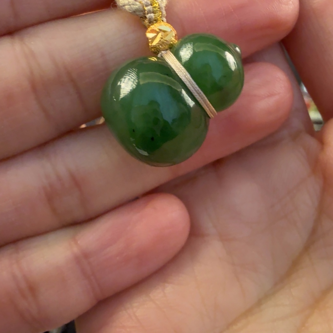 和田玉未镶嵌颈饰苹果绿葫芦李局多样性拍一发一