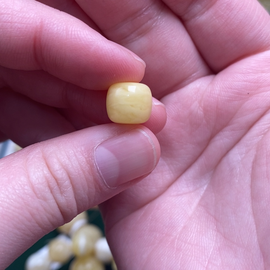 王***.蜜蜡未镶嵌珠宝奇石