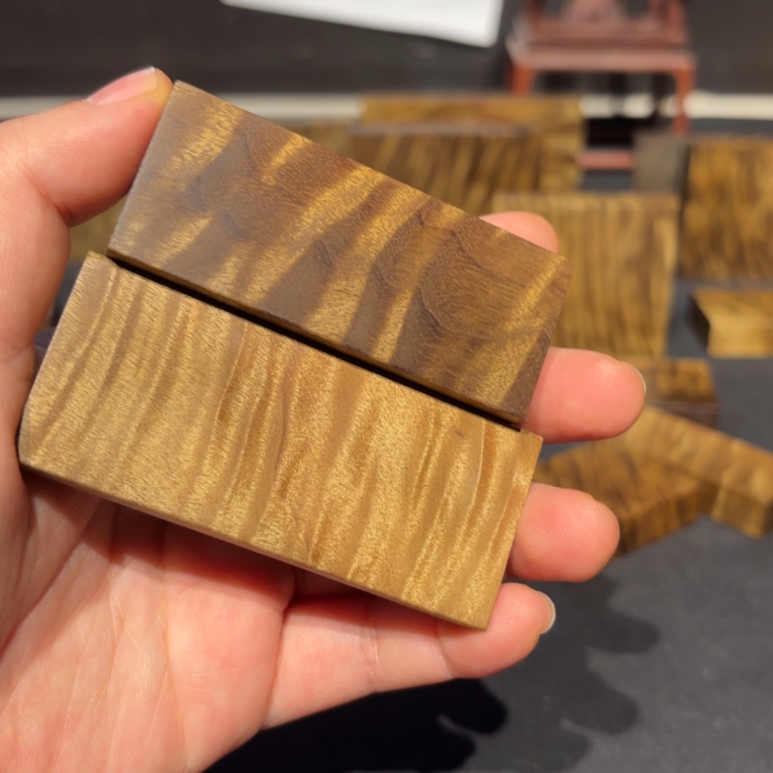 P***贵金丝楠木无事牌材料