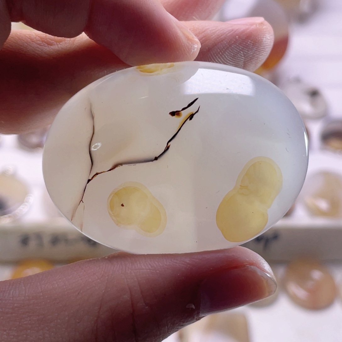 玛瑙/玉髓未镶嵌珠宝奇石