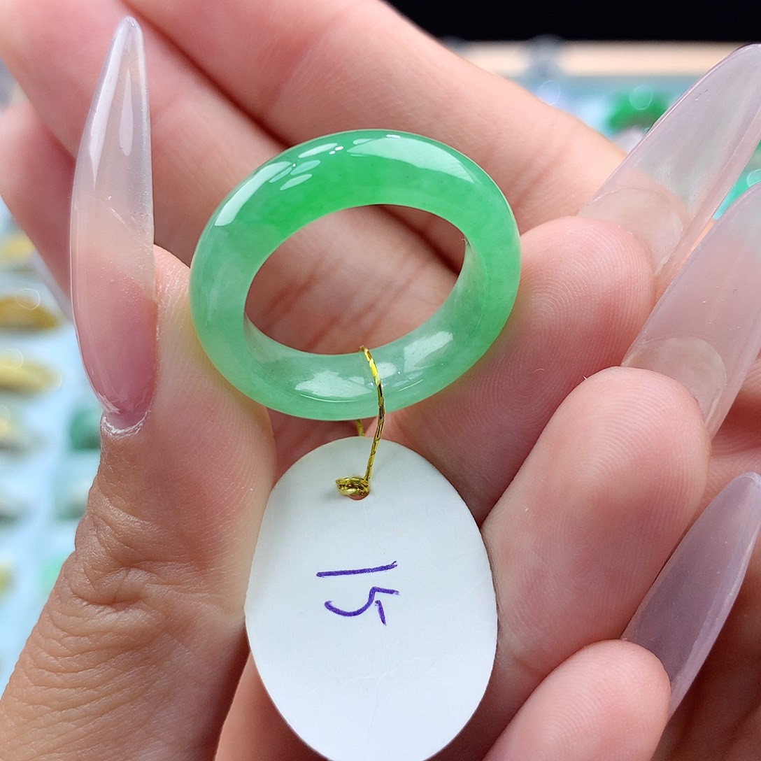 翡翠戒指未镶嵌15圈