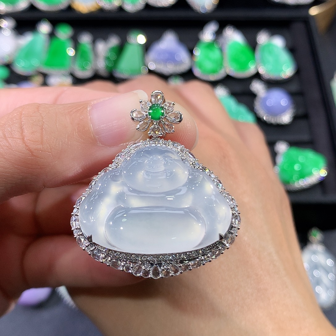 翡翠18K金镶嵌颈饰