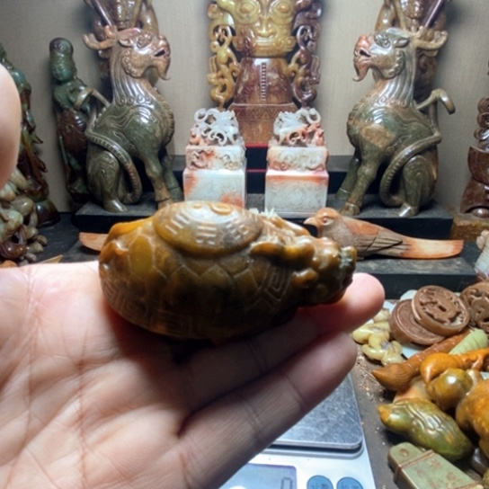 未镶嵌和田玉摆件